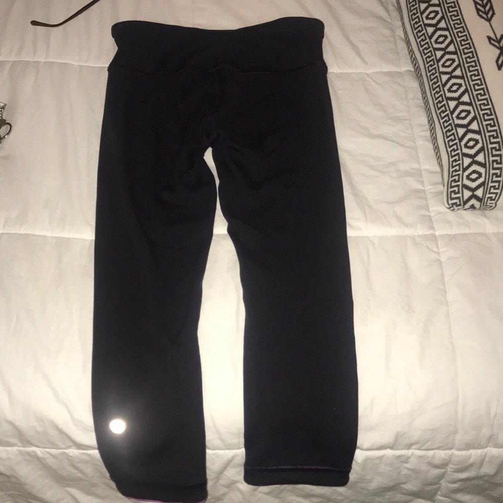 black cropped lululemon leggings